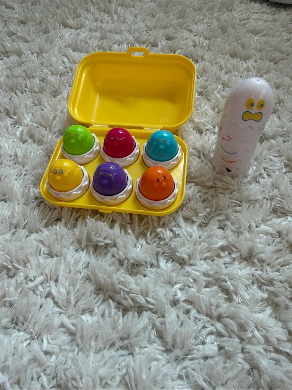 Vintage 1993 Tomy Hide and Squeak Eggs